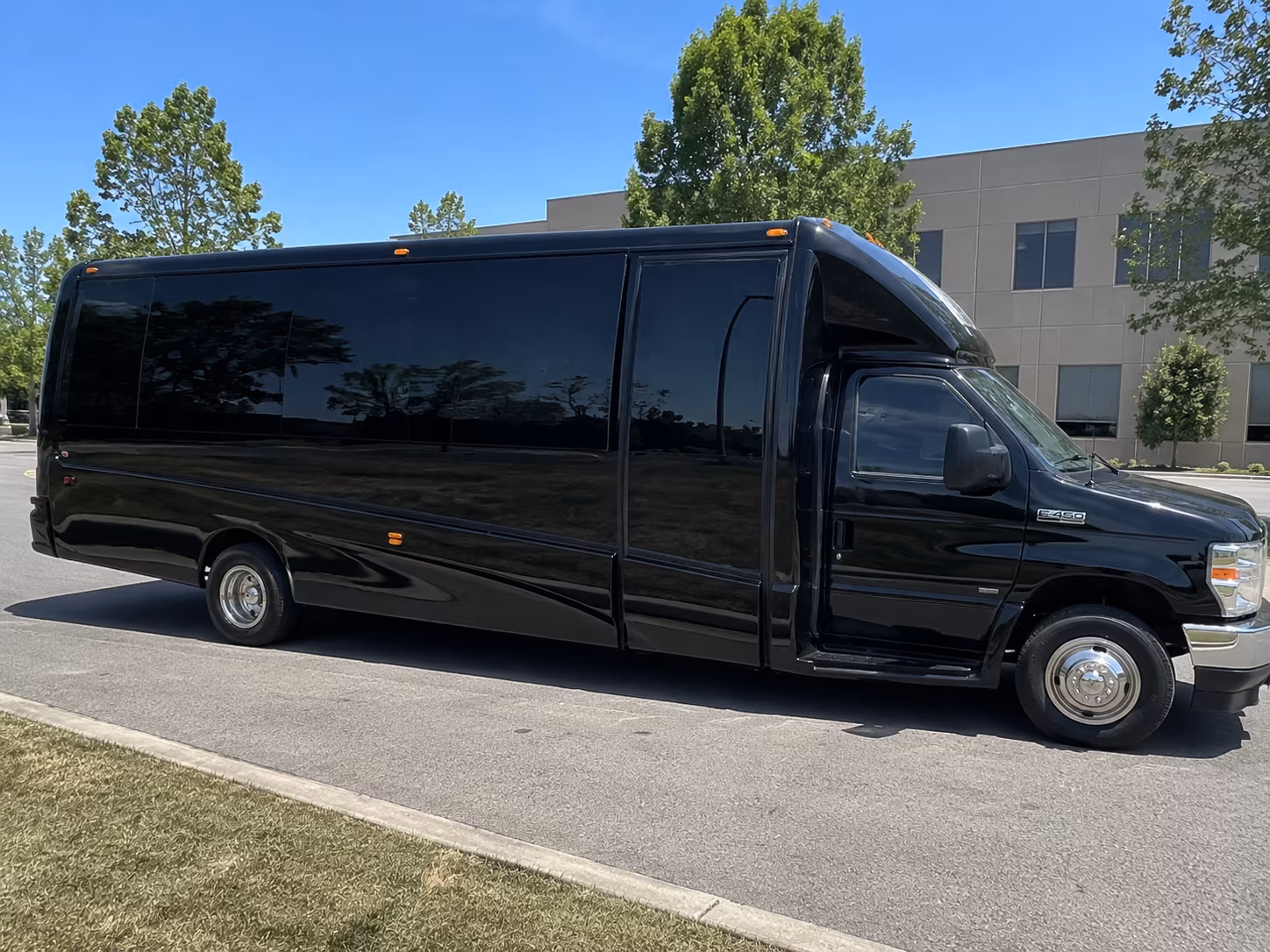 Oklahoma City Winery Tour & Pub Crawl Transportation